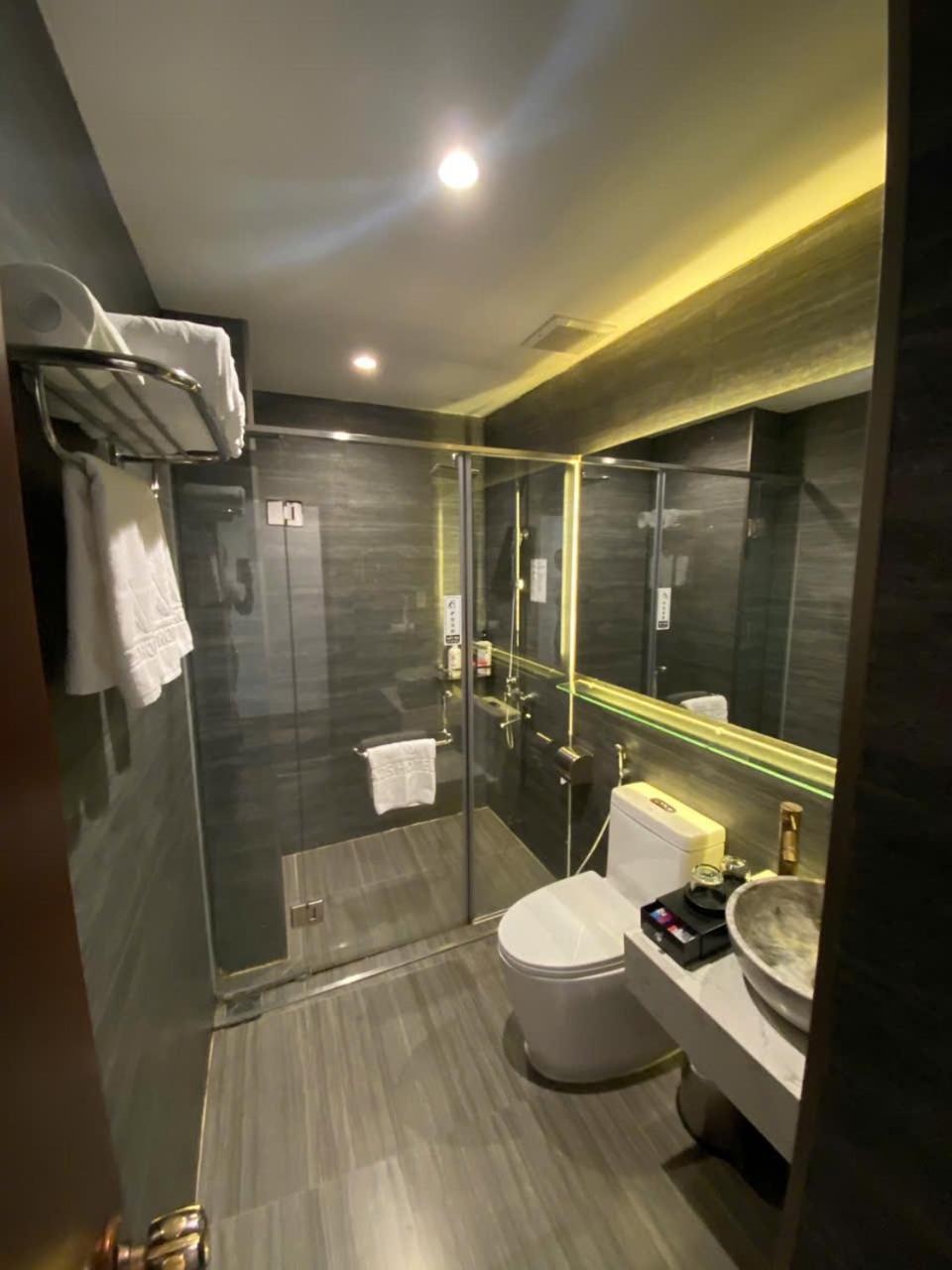 A25 Hotel - 14 Ho Huan Nghiep Ho Chi Minh City Bagian luar foto